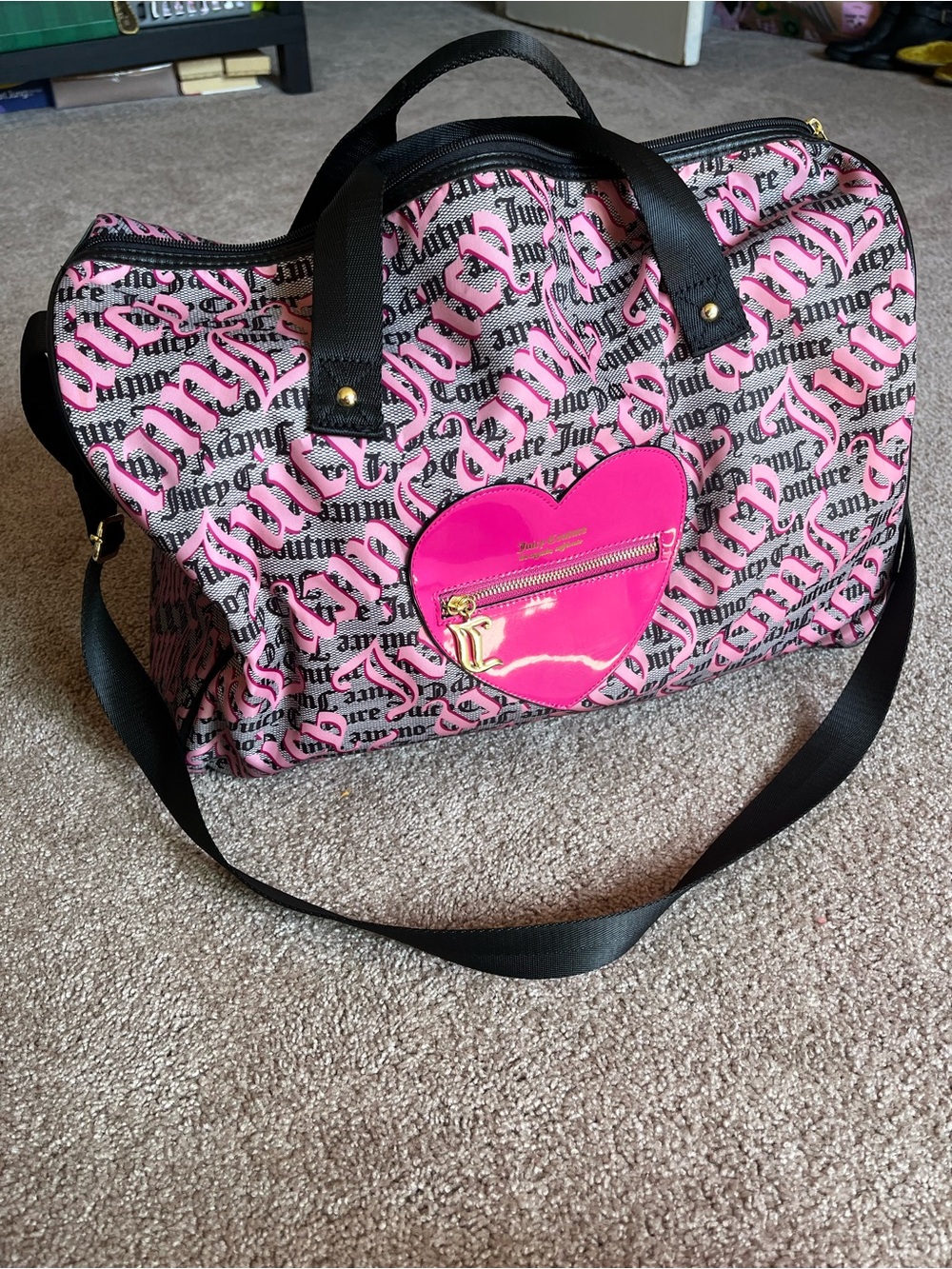 VTG 00’s / Y2K Juicy Couture Pink Heart Logo Duffle / Travel Bag